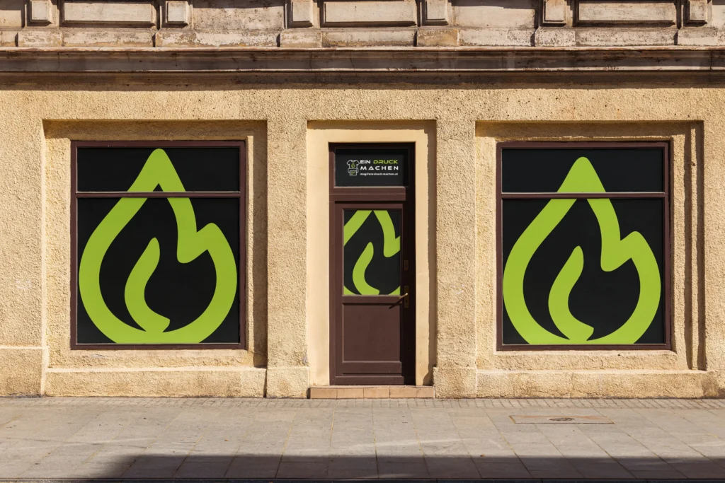 Bedruckte Fenster auf Shopfassade